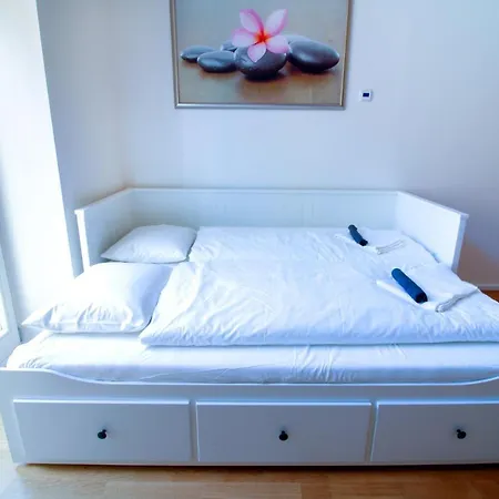 Apartament Bouquet *