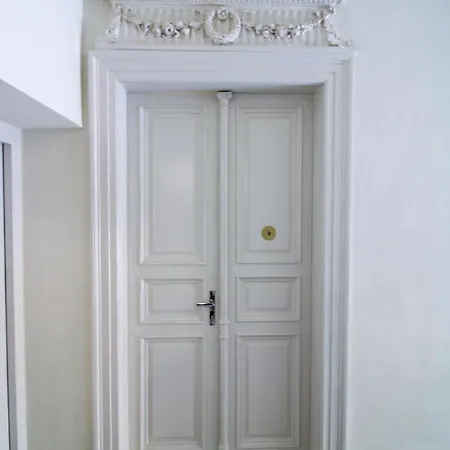 Apartament Bouquet *